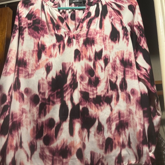 Cute purple and white long sleeve blouse - Picture 1 of 4